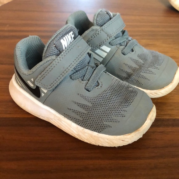 gray toddler nikes